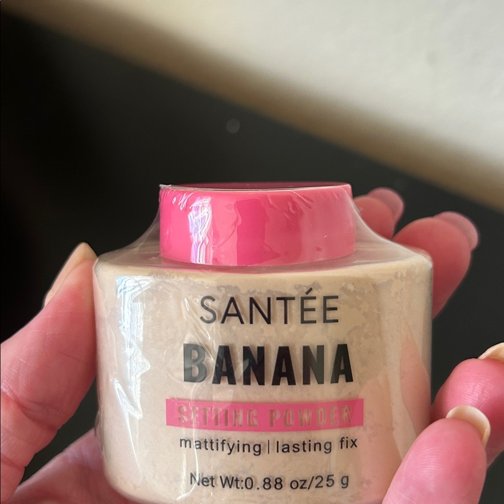 Santee Banana Setting Powder with Pink Lid New Sealed - Picture 5 of 9